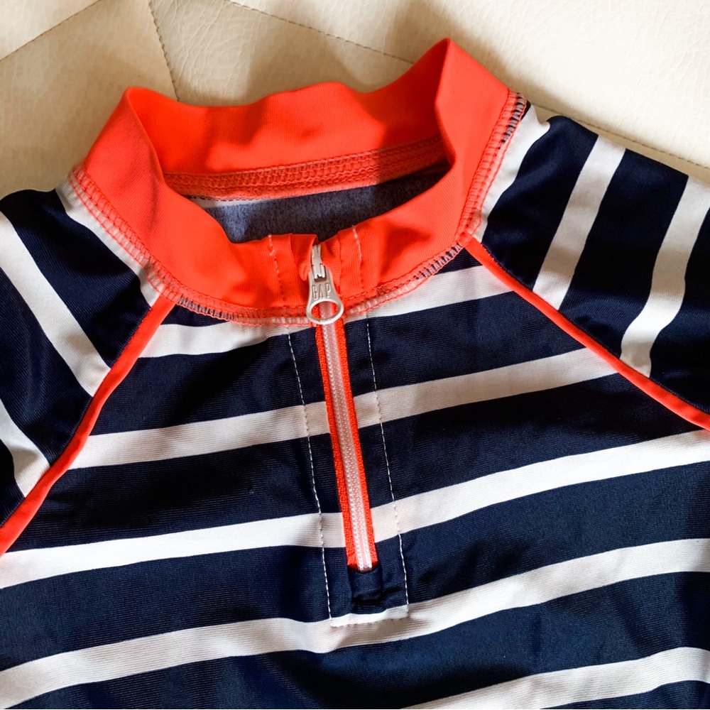 Gap • Rashguard - Picture 4 of 5